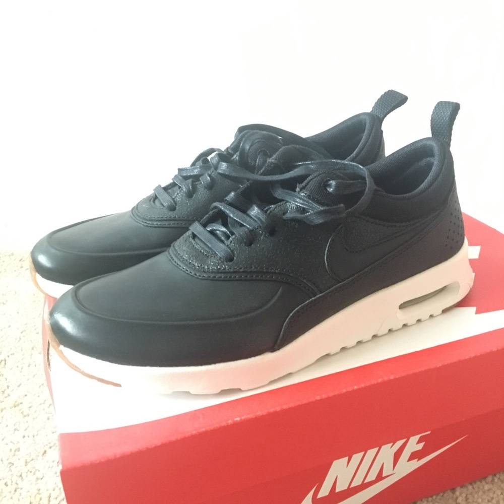 Nike Women’s Air Max Thea (Black)